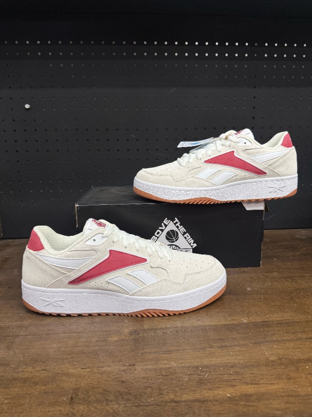 New W/ Box! Men's Reebok ATR Chill Basketball Cream White Red Sneakers Size 13